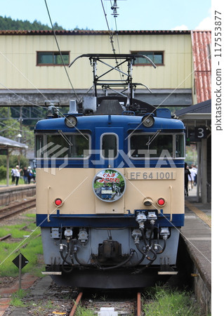 夏日天空下的EF64-1001停靠在信越線橫河站_2024年8月17日拍攝 117553877