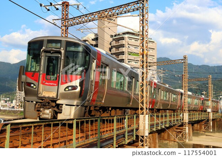 [JR西日本]227系～Red Wing～（吳線：矢野～開田市/瀨野川大橋） 117554001