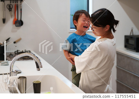 Moms who can't do housework because of childcare 117555451