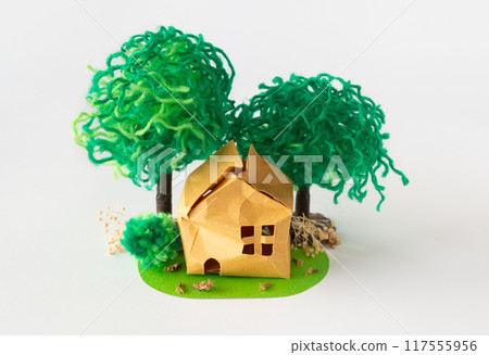 Garden trees that have grown beyond the property, poorly maintained vacant houses, specific vacant houses, dilapidated real estate 117555956