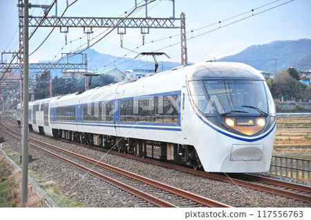 小田急小田原線 鶴卷溫泉-伊勢原 JR 東海 371 系列 X1 編組(靜岡)朝霧 小田急小田原線 鶴卷溫泉-伊勢原 JR 東海 371 系列 X1 編組(靜岡)朝霧 117556763