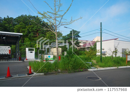 具有氫氣儲存和綠色氫柱管道的景觀 117557988