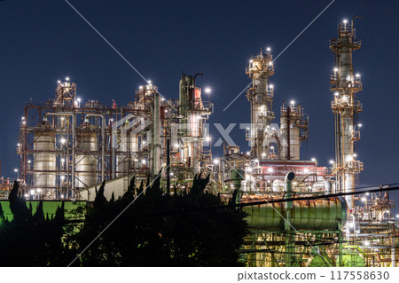 《Mie Prefecture》 Factory night view, Yokkaichi Petrochemical Complex 《Mie Prefecture》 Factory night view, Yokkaichi Petrochemical Complex 117558630