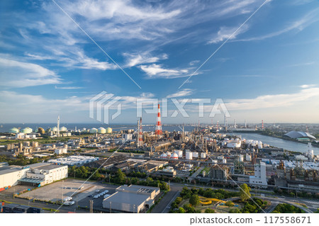 <Mie Prefecture> Factory evening view, Yokkaichi Petrochemical Complex 117558671