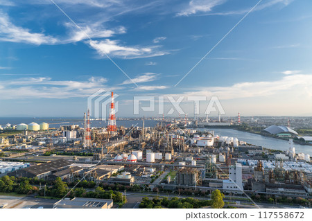 <Mie Prefecture> Factory evening view, Yokkaichi Petrochemical Complex 117558672