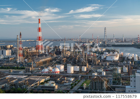 <Mie Prefecture> Factory evening view, Yokkaichi Petrochemical Complex 117558679