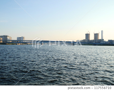 Harumi Bridge seen from the water 117558710
