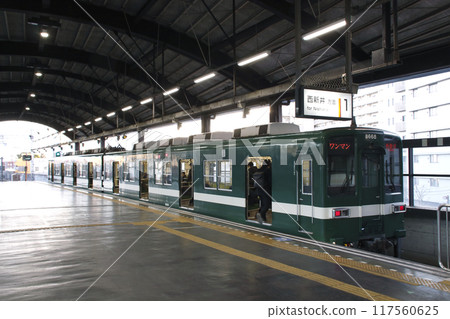 東武大師線8000系在大師前站停靠（綠色：草團後號） 117560625