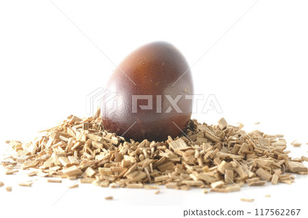 Smoked eggs and smoked chips 117562267