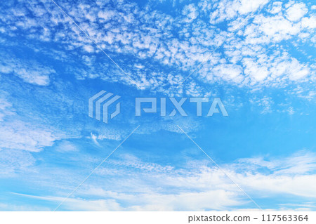 秋天天空和雲彩 117563364