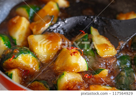 Stir-fried zucchini with thickened sauce - One-pan dish Stir-fried zucchini with thickened sauce - One-pan dish 117564929