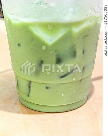喝了一半的抹茶拿鐵加水滴 喝了一半的抹茶拿鐵加水滴 117565085