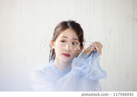 A beautiful woman 117566092