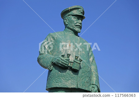 Battleship Mikasa and the statue of Heihachiro Togo Battleship Mikasa and the statue of Heihachiro Togo 117566363