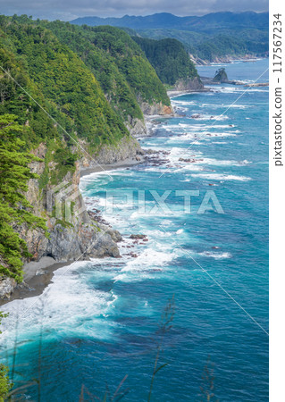 "Iwate Prefecture" Uonosu Cliffs, lined up in five rows like a folding screen, Tanohata Village 117567234