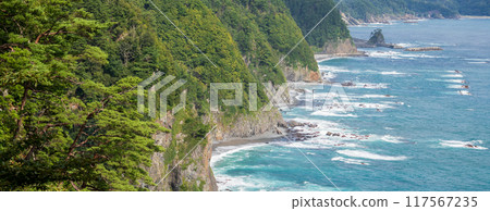 "Iwate Prefecture" Uonosu Cliffs, lined up in five rows like a folding screen, Tanohata Village 117567235