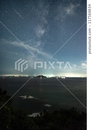 Lighthouse light and the Milky Way at Cape Irago Lighthouse light and the Milky Way at Cape Irago 117568634