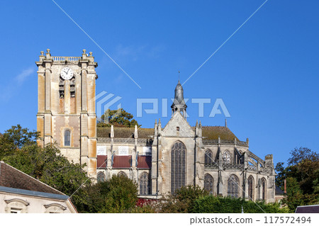 The Saint-Jean-Baptiste church in Chaumont-en-Vexin The Saint-Jean-Baptiste church in Chaumont-en-Vexin 117572494