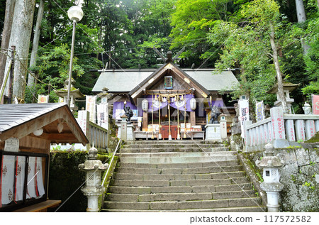 群馬縣下仁田町的發電廠中野岳神社內的越志大國神社 群馬縣下仁田町的發電廠中野岳神社內的越志大國神社 117572582