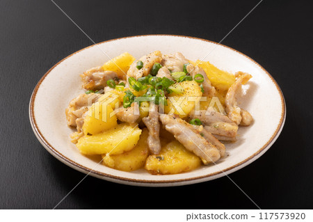 Chicken Neck Meat and Potatoes Stir-Fried in Butter and Soy Sauce 117573920