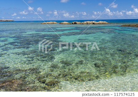 Yonaguni's spectacular 2 tatami beach Yonaguni's spectacular 2 tatami beach 117574125
