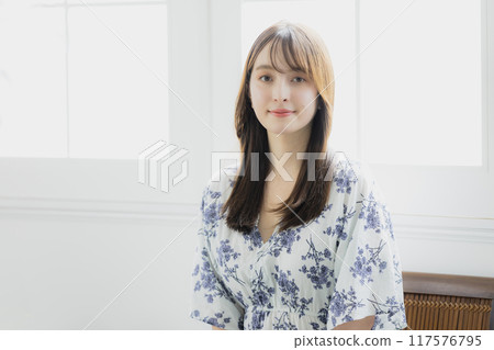 年輕女子髮型圖片 年輕女子髮型圖片 117576795