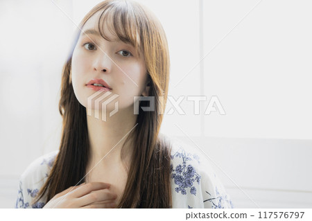 年輕女子髮型圖片 年輕女子髮型圖片 117576797