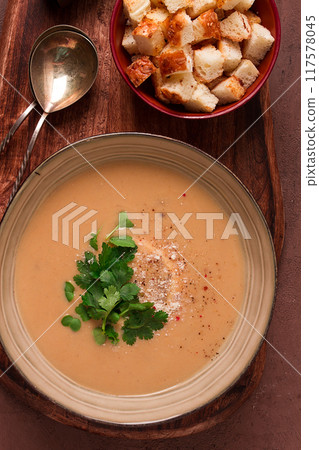 cream soup, mashed soup, beige, mushroom, onion, cauliflower, vegetarian soup, 117578045