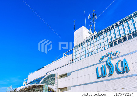 日本茅崎市街景 連接東海道本線與相模線兩條線路的茅崎站 = 2020 年 7 月 21 日 日本茅崎市街景 連接東海道本線與相模線兩條線路的茅崎站 = 2020 年 7 月 21 日 117578254