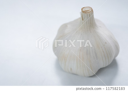 1 garlic bulb 117582183
