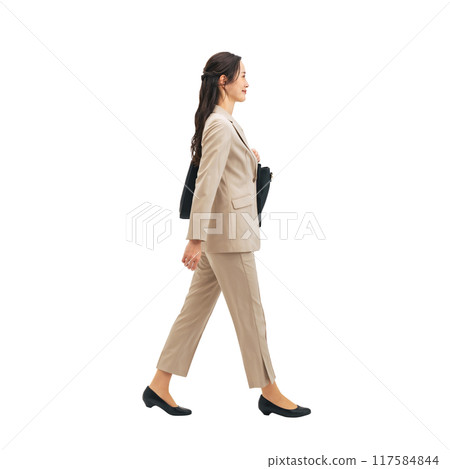 PNG行走的女性商務人士-透明背景的全身照片,手工精確剪裁 PNG行走的女性商務人士-透明背景的全身照片,手工精確剪裁 117584844
