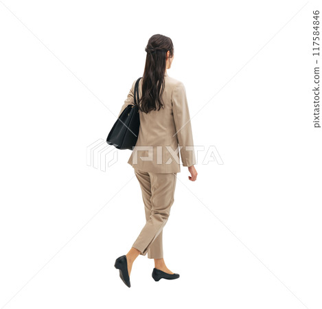 行走的女商人的後視圖 - 全身照片 PNG，透明背景，手工精確剪裁 117584846