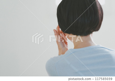 female, lady, woman 117585039