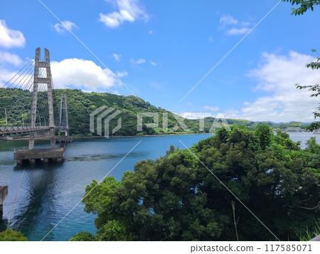 鹿兒島縣及泉郡長島町伊塔拉島伊塔拉大橋及週邊風景 117585071