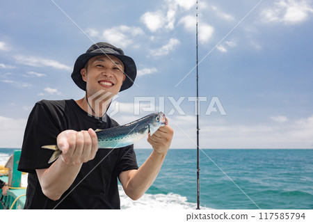享受海釣的男人 享受海釣的男人 117585794