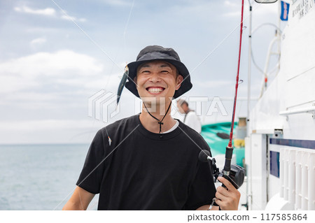 享受海釣的男人 享受海釣的男人 117585864