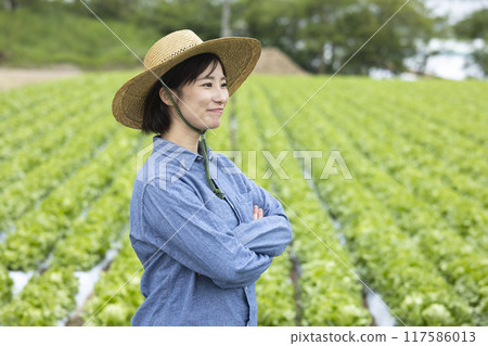 年輕女子務農 117586013