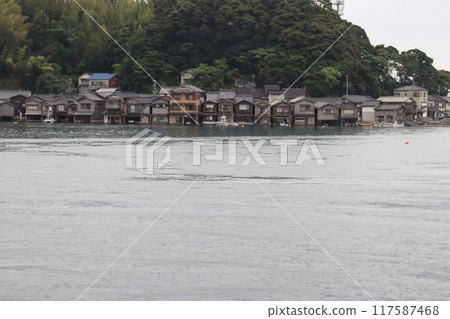 京都府宮津市伊根町風景 京都府宮津市伊根町風景 117587468