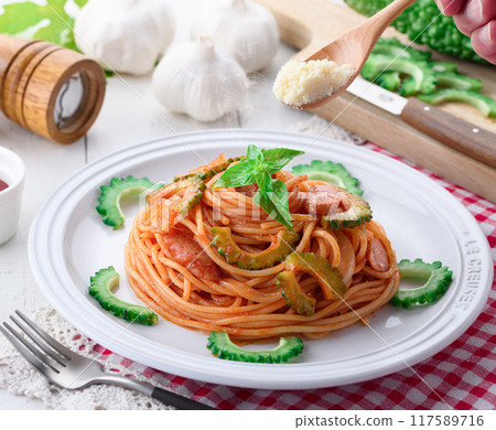 Bitter melon Italian spaghetti (Napolitan) - the bitterness of bitter melon is the accent Bitter melon Italian spaghetti (Napolitan) - the bitterness of bitter melon is the accent 117589716