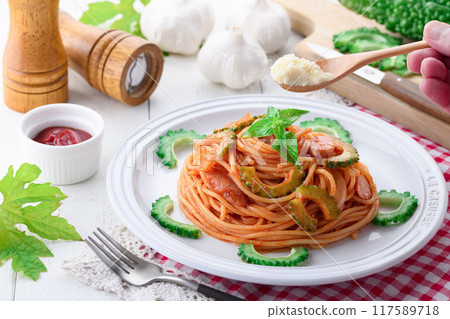 Bitter melon Italian spaghetti (Napolitan) - the bitterness of bitter melon is the accent Bitter melon Italian spaghetti (Napolitan) - the bitterness of bitter melon is the accent 117589718