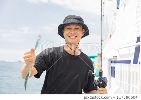 享受海釣的男人 享受海釣的男人 117590604