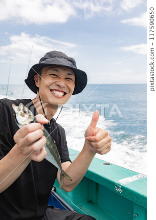 享受海釣的男人 117590650