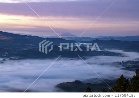 從蝦野市的彌岳高原到角東盆地和櫻島的雲海 117594183