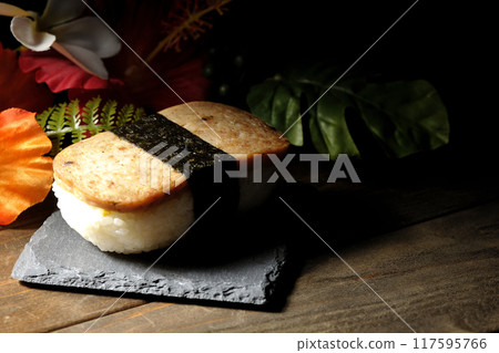 Spam Musubi, tropical image 117595766