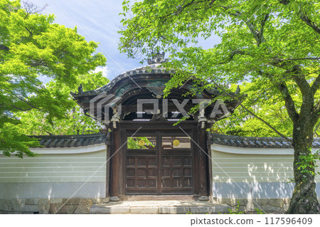 Myokenji Temple (Head Temple) Imperial Envoy Gate 117596409