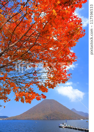 [群馬縣]晴天榛名山的紅葉 117596533