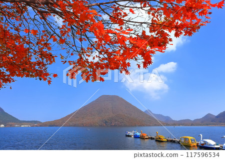 [群馬縣]晴天榛名山的紅葉 117596534