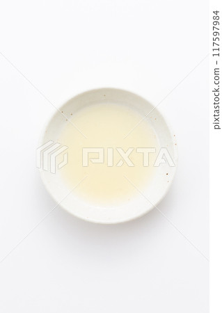 Lemon juice Lemon juice 117597984