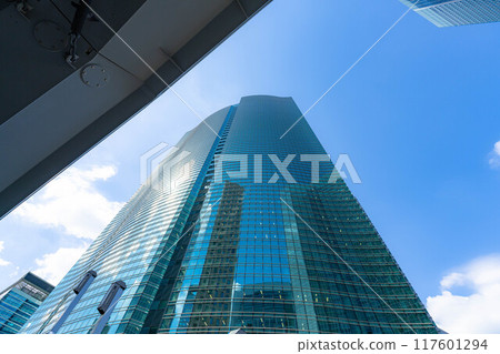 [都會風景]初夏的東京新橋附近的建築[東京] 117601294