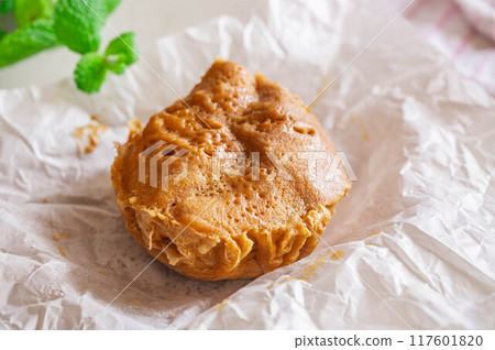 Steamed kinako bread made in the microwave 117601820